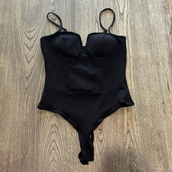 NWOT Guess Los Angeles Black Corset Bodysuit V-Underwire Spaghetti Straps Sz M - Picture 1 of 5